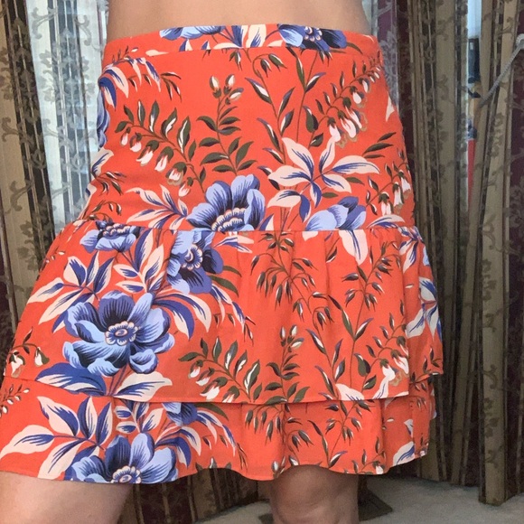 LOFT Dresses & Skirts - NWT LOFT red floral tiered skirt sz 4